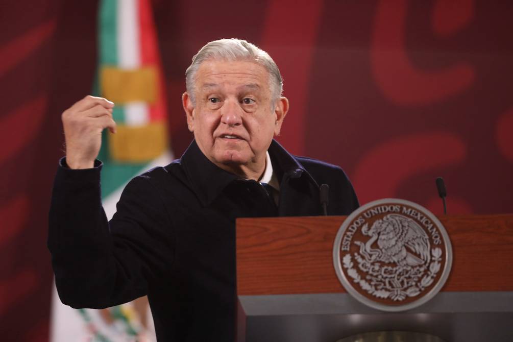 Recolectan las firmas necesarias para convocar consulta sobre permanencia en el cargo del presidente mexicano Andrés Manuel López Obrador