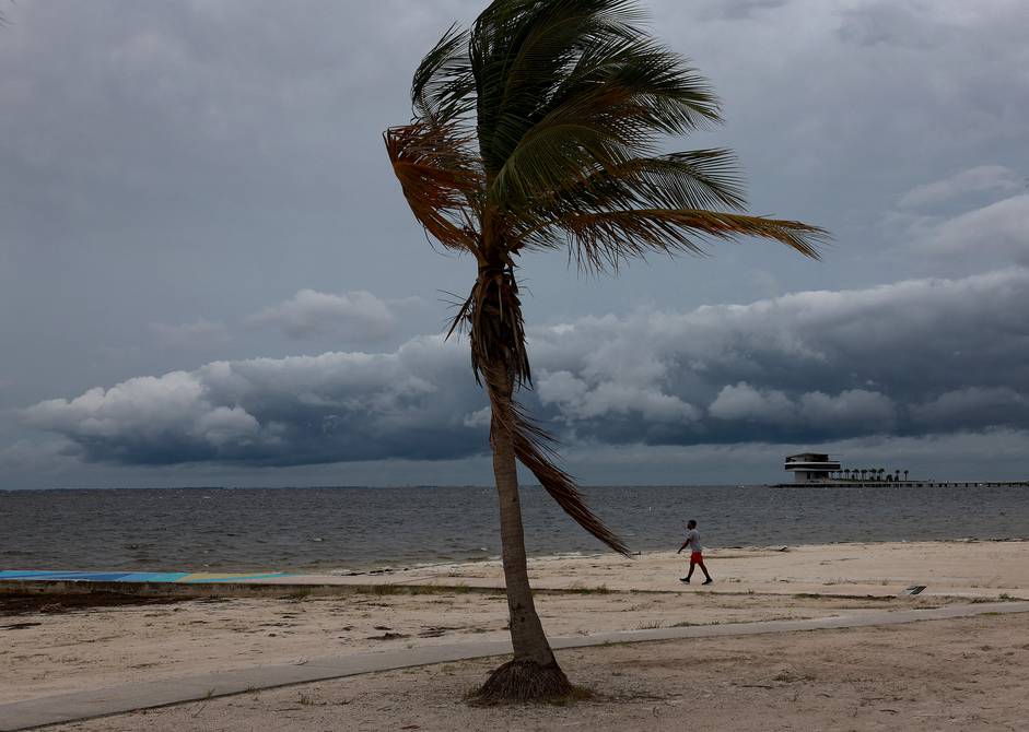 Ian se acerca a Florida como huracán de categoría 4