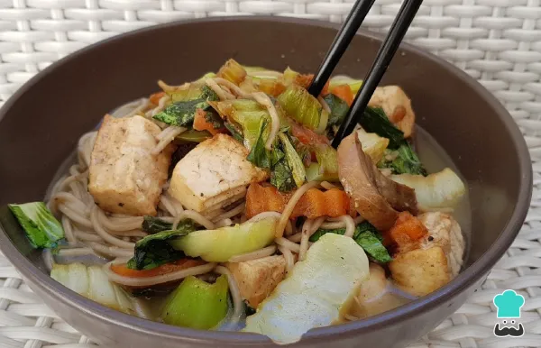 Receta de Fideos soba con verduras y tofu